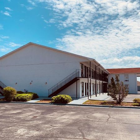 Econo Lodge Crystal Coast Моргед-Сіті Екстер'єр фото