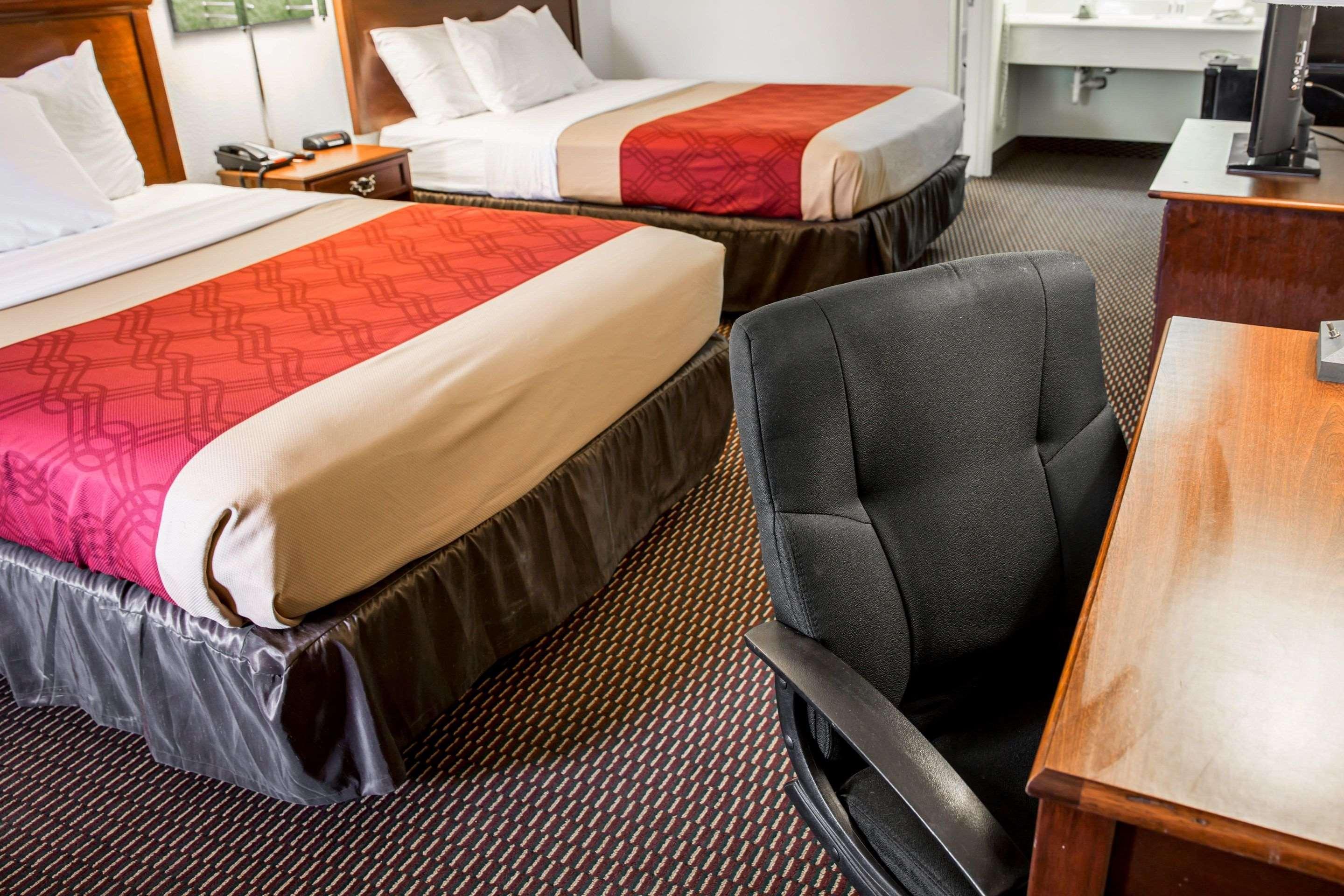 Econo Lodge Crystal Coast Моргед-Сіті Екстер'єр фото